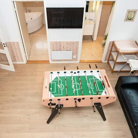 10 Person In Tarm-by Traum * Tarm