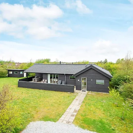 10 Person In Tarm-by Traum Tarm