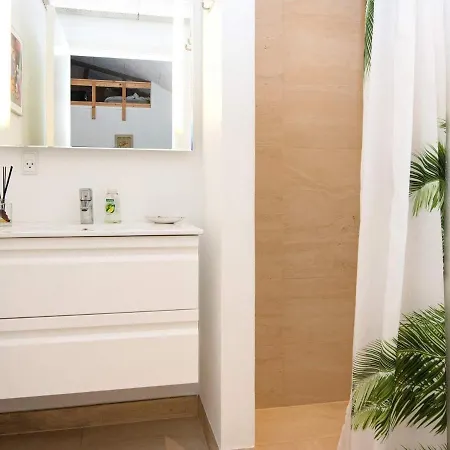 10 Person In Tarm-by Traum بيت للعطل