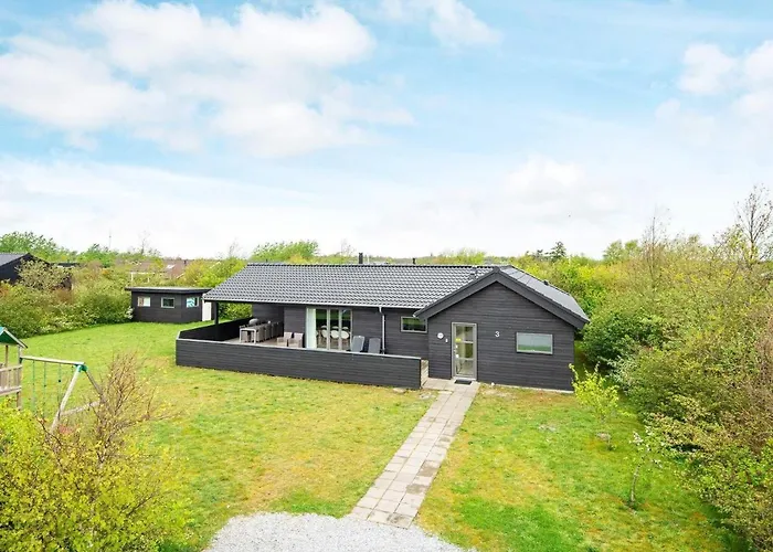 10 Person In Tarm-by Traum Tarm